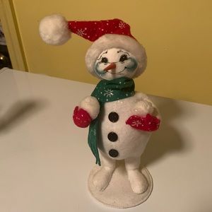 Annalee Doll. 2007. Snowman with snowballs